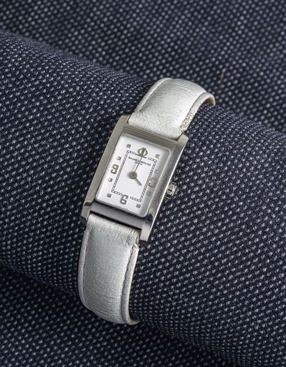 BAUME & MERCIER Circa 2000

Hampton rectangular curvex steel watch with clipped back...