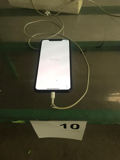 null 1 Iphone 11 pro MAX sans chargeur 

Frais judiciaires : 14,28 % TTC