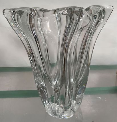 null DAUM France 

Vase en verre moulé 

H. 29 cm