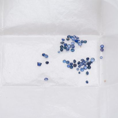 null Batch of sapphires on paper, small calibers and round sizes.

Weight: 5.3 c...