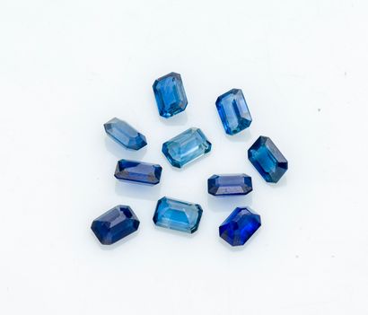 null Set of 10 emerald-cut sapphires of about 1 carat each.

Weight: 11.5 carats