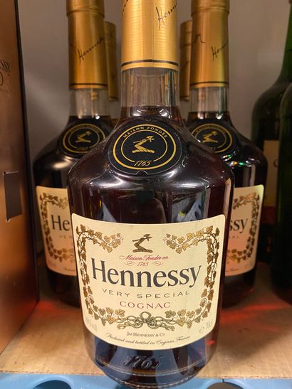 null 5 bouteilles de cognac HENNESY