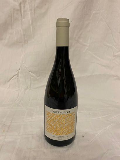 null Lot de 6 bouteilles de vin blanc 

Pietradolce

Etna Bianco, 2018