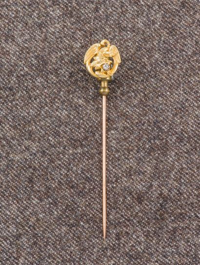 null Épingle à cravate en métal doré avec symboles de la rose croix : Le pélican...