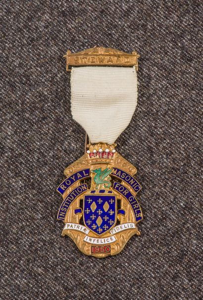 null Médaille émaillée en bronze Stewart Royal Masonic Institution for Girls portant...