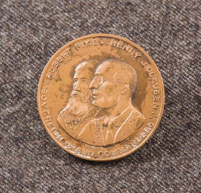 null Médaille anglaise gravée 1983 en bronze. Albert Pike:. Henry C. Clausen :. Sovereign...