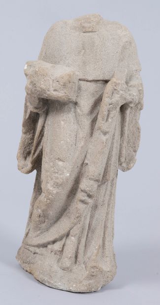 null Saint en pierre calcaire sculptée (manque la tête)

35 cm