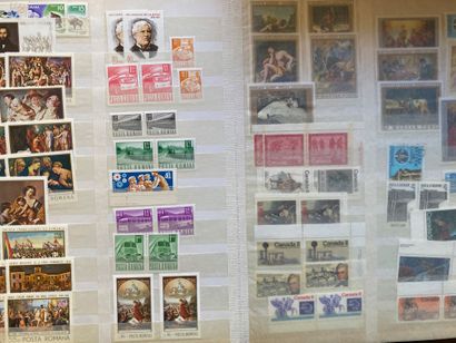null France et tous pays : 

Ensemble de timbres neufs et oblitérés contenu dans...