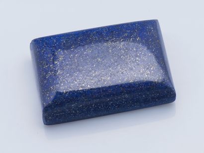 null Importante pierre de Lapis-Lazulis rectangulaire, pesant 815 carats environ....