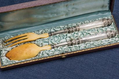 null Bone and filled silver salad servers (950 ‰) with guilloche decoration, figured,...