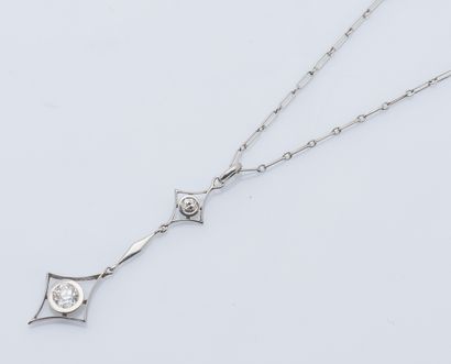 null 18K white gold (750 ‰) chain and platinum (950 ‰) pendant forming a fall of...