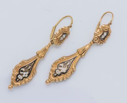 null Paire de pendants d’oreilles palme en or jaune 18 carats (750 ‰) à décor de...