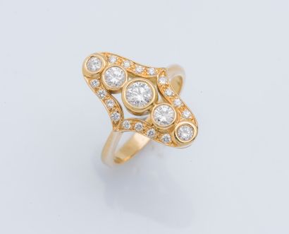 null Bague marquise en or jaune 18 carats (750 ‰) ornée de cinq diamants en chute,...