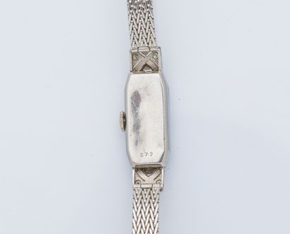 null Bracelet montre de dame, le boîtier rectangulaire à pans coupés en platine (950...