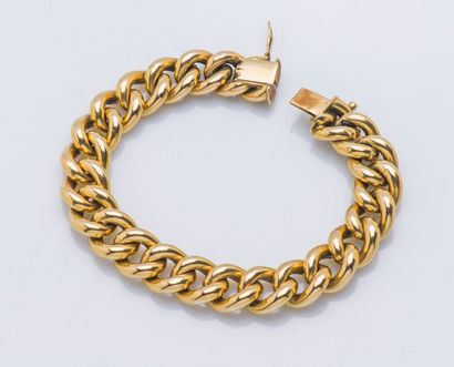 null Bracelet in 18K yellow gold (750 ‰) gourmet mesh. French work, early 20th century.

Wrist...