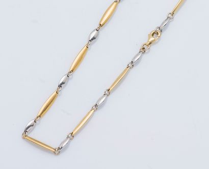 null Necklace choker yellow gold and white gold 18 carats (750 ‰) formed of a succession...
