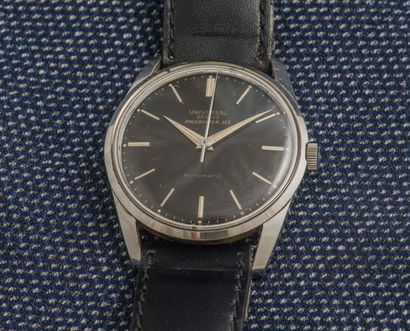 UNIVERSAL GENÈVE, vers 1955 Polerouteur Jet wristwatch, the round steel case with...