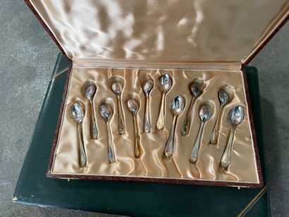 null Silver plated set including 

- an ALFENIDA service with 12 large spoons, 12...