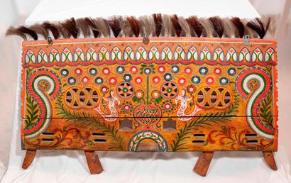 null Element of a Sicilian cart,

Polychrome carved wooden panel with openwork decoration...