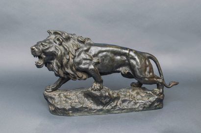 Jean Bernard DESCOMPS (1872-1948), Lion rugissant 

Epreuve en bronze à patine noire...