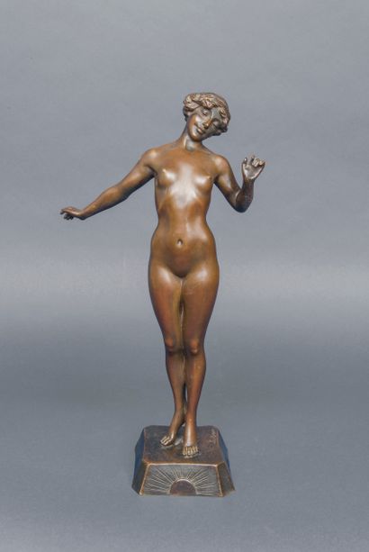 Francis LA MONACA (1882-1937), Femme nue

Epreuve en bronze à patine médaille signée...