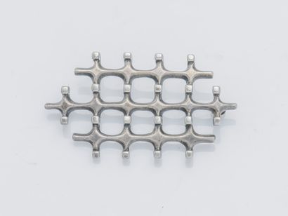 Uni DAVID-ANDERSEN (né en 1930) Modernist silver brooch (925 ‰) with openwork geometric...