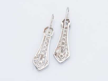  A pair of 18K (750 ‰) white gold palm-shaped earrings each adorned with an old-cut...