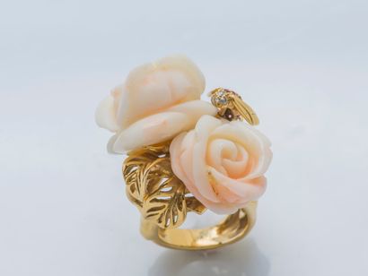 DIOR Ring from the Rose Dior Pré Catelan collection in 18K yellow gold (750 ‰), adorned...