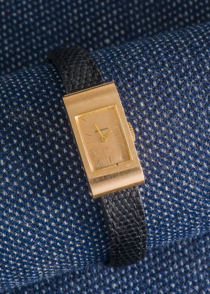 BOUCHERON , vers 1968 Ladies' watch model Reflet rectangular, 18K (750 ‰) rose gold...