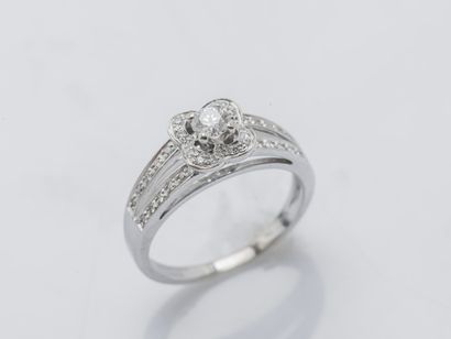 MAUBOUSSIN Bague modèle Chance of Love en or gris 18 carats (750 ‰) sertie d’un diamant...