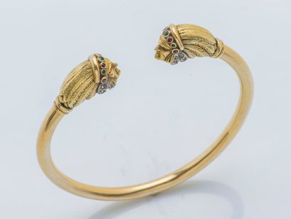  Bracelet de bras formant un jonc rigide ouvert en or jaune 18 carats (750 ‰) les...