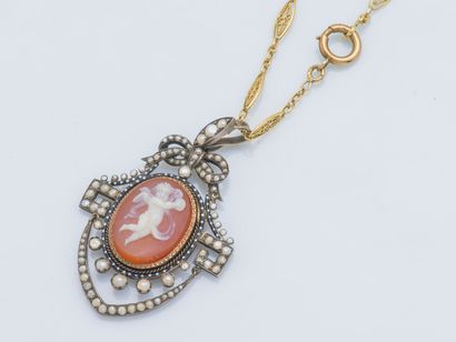  Silver pendant (800 ‰) of baluster form adorned with a cameo on cornelian featuring...