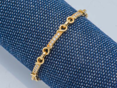  Gourmet bracelet in 18K yellow gold (750 ‰) composed of six barrette links enhanced...