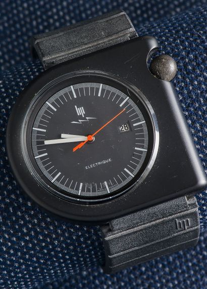 LIP – ROGER TALLON, vers 1975 Watch model Mach 2000 ref. 43770, the asymmetrical...
