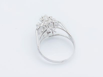  18K (750 ‰) white gold flower-drawing dome ring adorned with an Antwerp rose-cut...