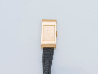 BOUCHERON , vers 1968 Ladies' watch model Reflet rectangular, 18K (750 ‰) rose gold...