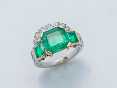 Marcel MAIRET, Paris, vers 1960. A platinum (950 ‰) and 18k yellow gold (750 ‰) ring...