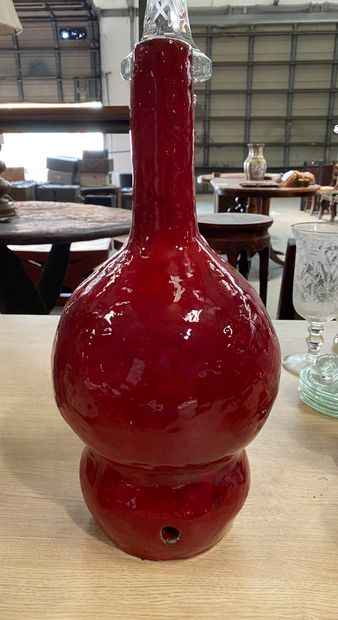 null Vase monté en lampe en céramique émaillée rouge

H : 38 cm