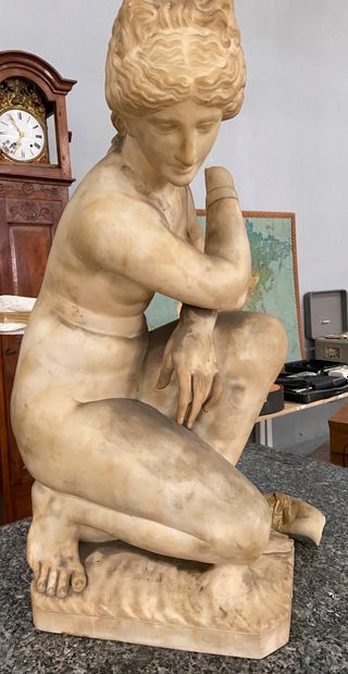 null 
Diane au bain




Sculpture en albâtre




64,5 x 20 x 31 cm




Une main ...