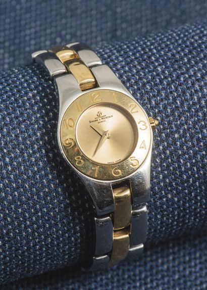 BAUME & MERCIER Bracelet montre de dame modèle Linéa en or jaune 18 carats (750 ‰)...
