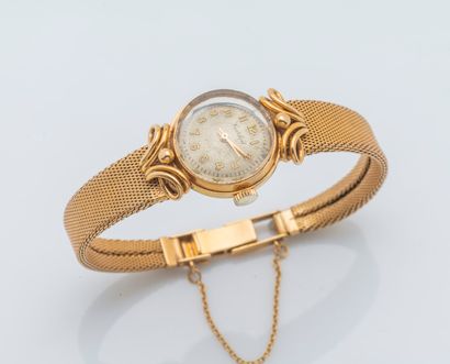 CORTEBERT Bracelet montre de dame en or jaune 18 carats (750 ‰), le boîtier rond...