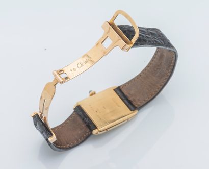 CARTIER Classic wristwatch, the rectangular case in yellow gold 18 carats (750 thousandths)...
