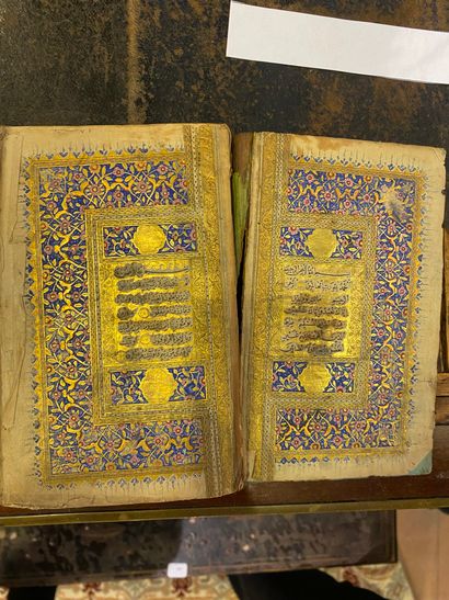  2 corans manuscrits enluminés, reliés  