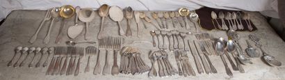 null Silver lot including several parts of cutlery menagères mismatched 

Gross weight...