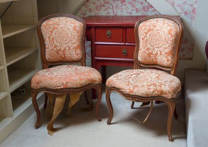 Pair of armchairs in natural wood with mouldings...