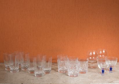 Lot in crystal mismatched including : 
-...