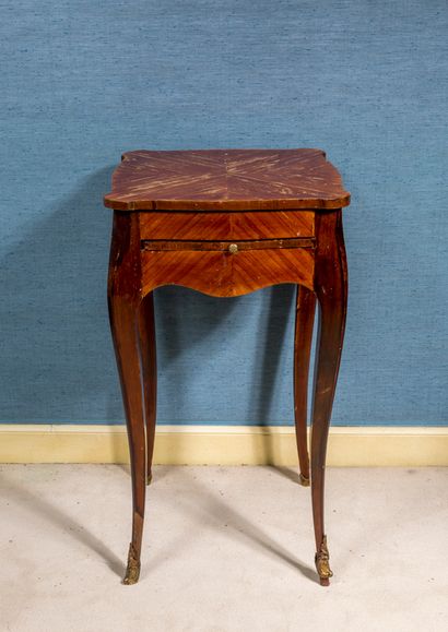 Small table inlaid with leaves, curved legs...