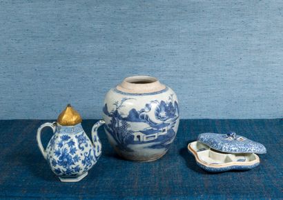 Lot of three blue-white porcelains, including...