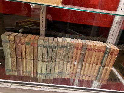 
Lot de 26 volumes de La Pléiade dont 2 ...