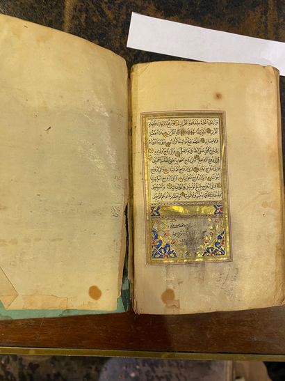  2 corans manuscrits enluminés, reliés  